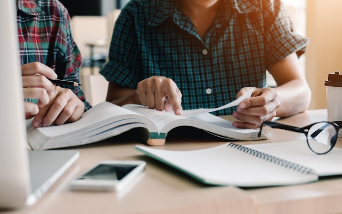 Veja se o Curso Oferece Material de Apoio para Estudos