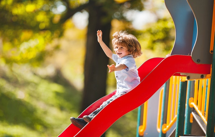 Consulte o Material para Comprar um Escorregador Infantil Resistente e Confortável