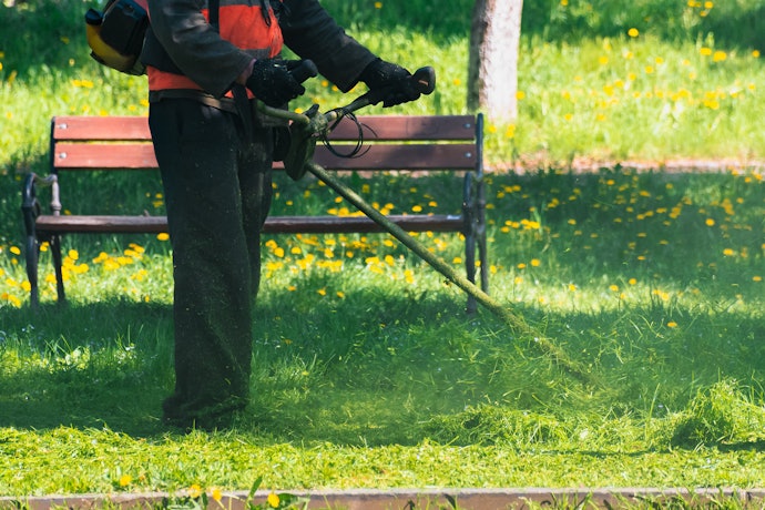 Para Reduzir o Esforço, Considere Roçadeiras Mais Leves, de Até 10 kg