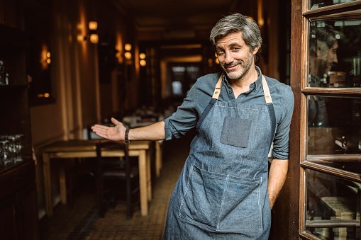 Escolha Entre Restaurantes Tradicionais ou Abertos Recentemente