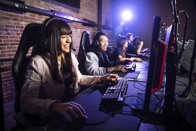 Modo Multiplayer Permite que Você Interaja com Amigos e Outros Jogadores