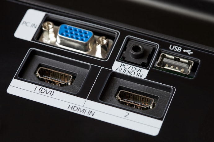 Fique de Olho na Quantidade de Entradas HDMI, USB e Outras Conexões