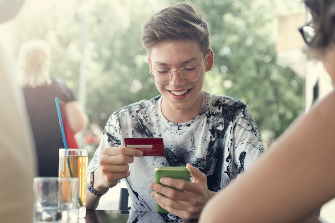 Escolha Entre Cartão de Crédito Pré-Pago Tradicional ou para Viagens