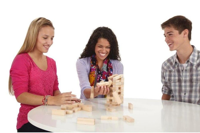 Jenga Clássico ou Adaptado? Escolha a Sua Versão Preferida