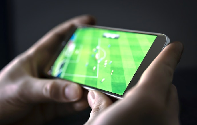 olha só este incrível jogo de futebol para celular android que tem vár
