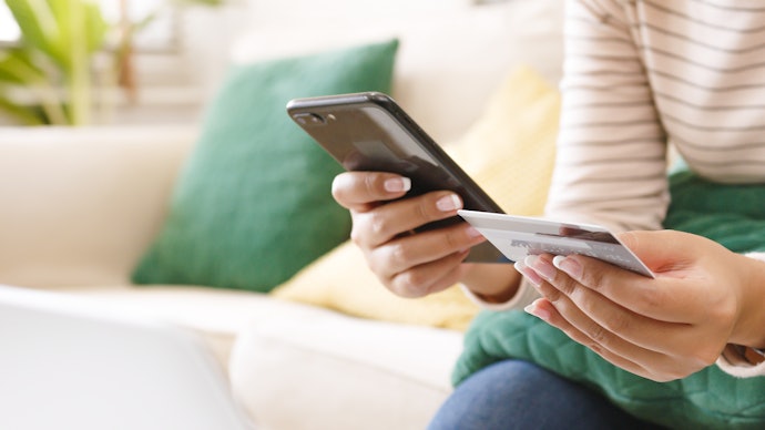 Alguns Sites para Comprar Maquiagem Contam com Versão em Aplicativo