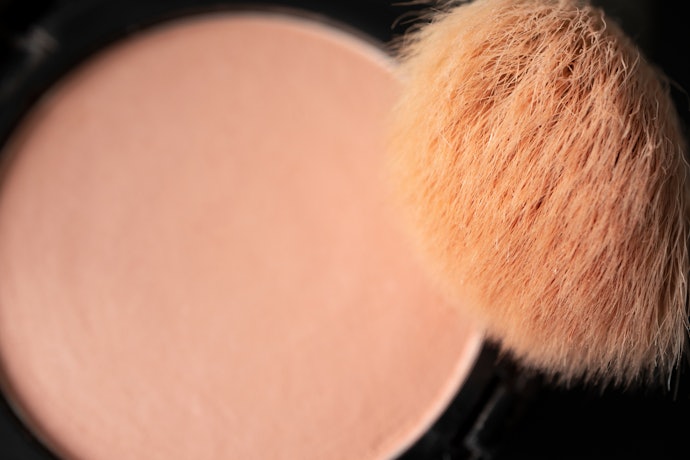 Vai Usar o Blush Pêssego Fora de Casa? Verifique Embalagem e Acessórios