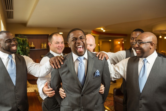 Se For Padrinho de Casamento, Veja Qual Cor de Gravata os Noivos Sugeriram