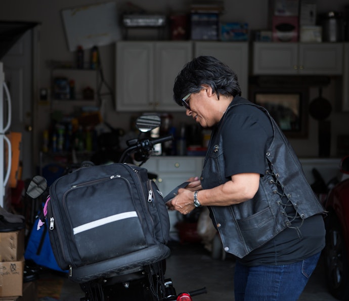 Para Dias de Trabalho Corridos, uma Bolsa com Ímãs Será Prática de Prender na Moto