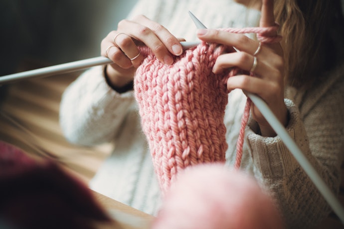 Crochê ou Tricô? Prefira Tricô para Bloquear o Frio com Mais Eficiência