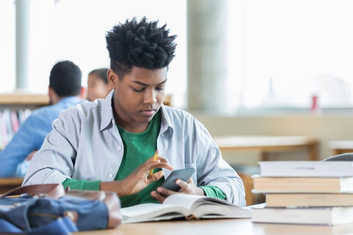 Para Evitar Problemas com a Memória do Celular, Confira o Tamanho do Aplicativo para Estudar