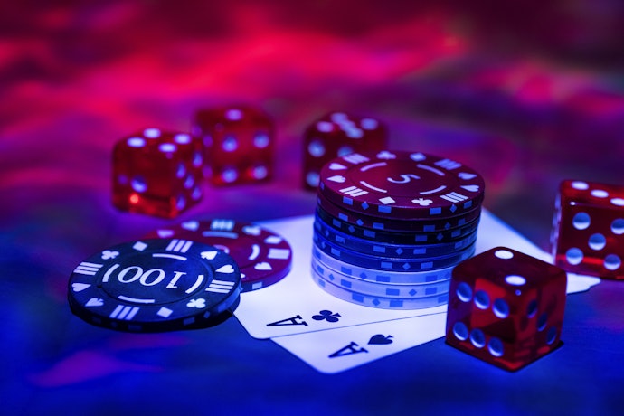 Verifique os Acessórios Presentes na Maleta de Poker