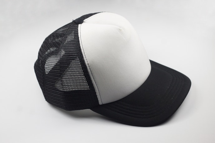 Boné Trucker: Modelo com Rede na Parte de Trás