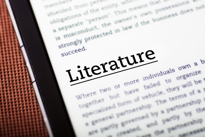 Fanfics: Apps para Ler Histórias Criadas por Fãs