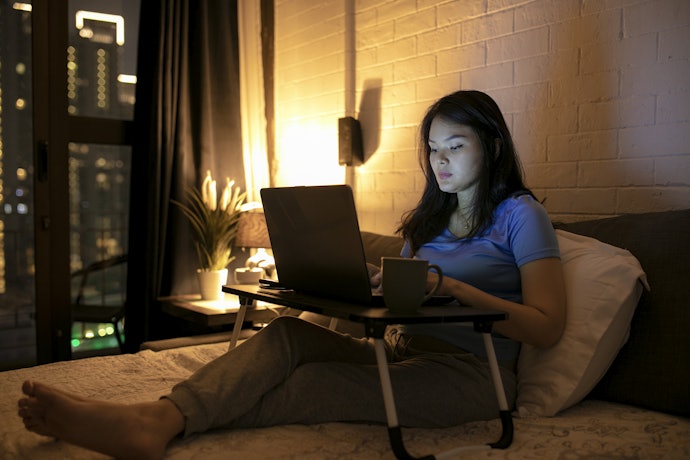 Mesa para Notebook Portátil: Ideal para Usar e Levar em Qualquer Lugar