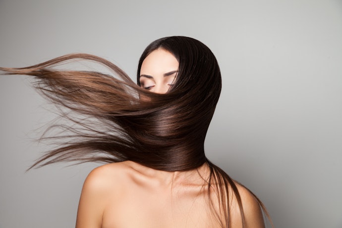 Cabelo Liso: Cuidados para Manter os Fios Saudáveis