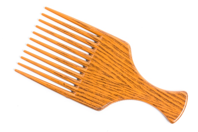 Pente Garfo de Madeira: o Melhor para Reduzir o Frizz do Cabelo