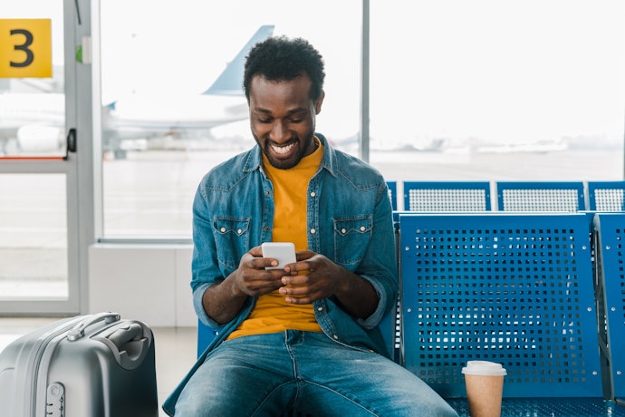 Para Viajantes, Cartões Associados a Companhias Aéreas e Black Têm os Melhores Benefícios