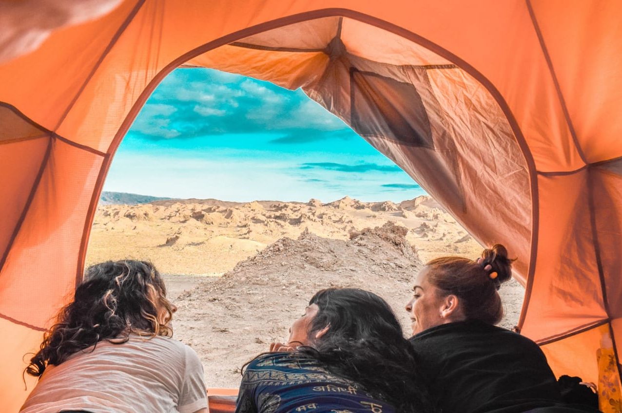 Planeje um Acampamento Confortável com os 10 Produtos Indicados pela Travel Blogger Tainá Teles