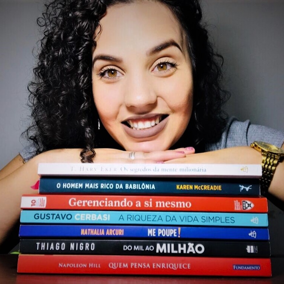 Saia das Dívidas e Equilibre as Finanças com os 10 Livros Indicados pela Economic Girl