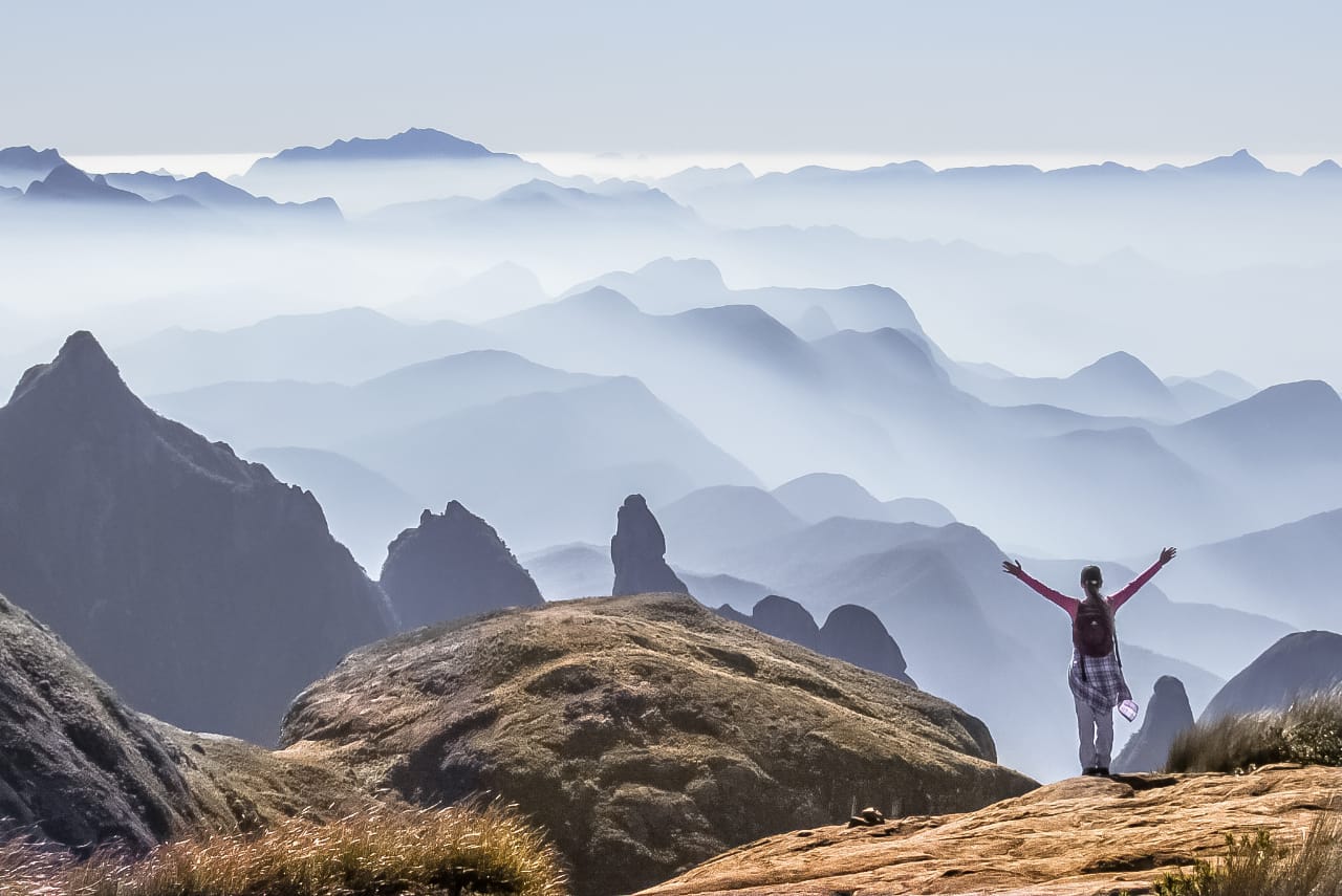 O Que Levar na Mochila para Trilha de um Dia: 10 Itens Favoritos da Montanhista Vivian Teles