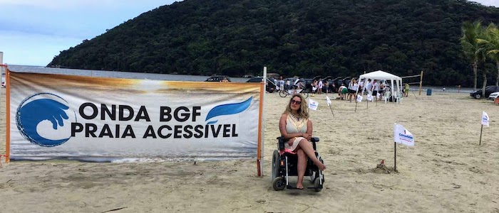 Praia Acessível: 6 Opções no Litoral Norte de São Paulo para Pessoas com Deficiência