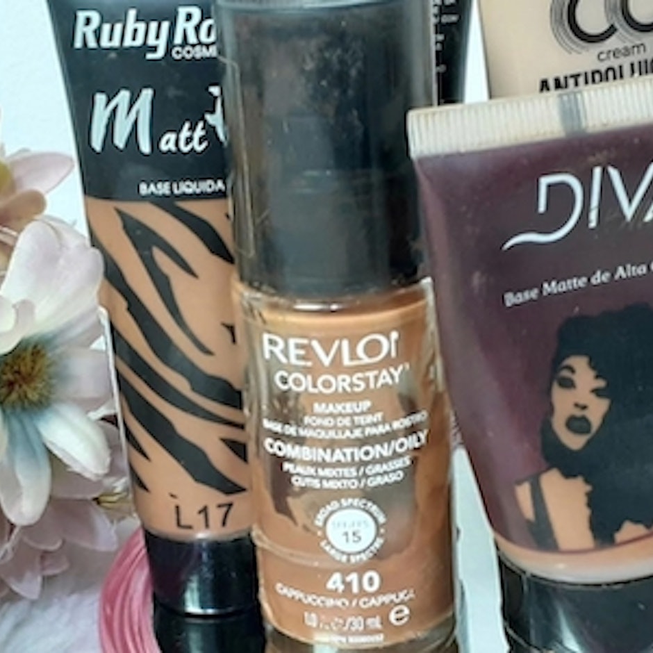 Bases para Pele Negra: Veja 7 Produtos Testados e Recomendados (Revlon, Ruby Rose e mais)