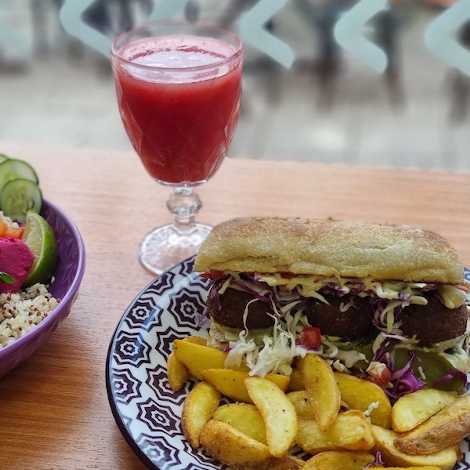 Restaurantes Veganos em Curitiba: 5 Lugares Com Comida Gostosa para Veganos