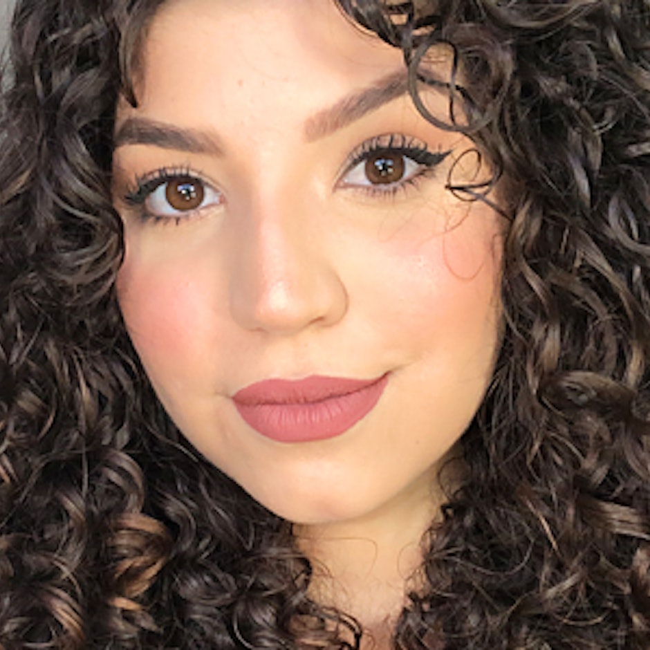 Cabelo Cacheado: 10 Produtos Favoritos para Cachos Hidratados e Definidos