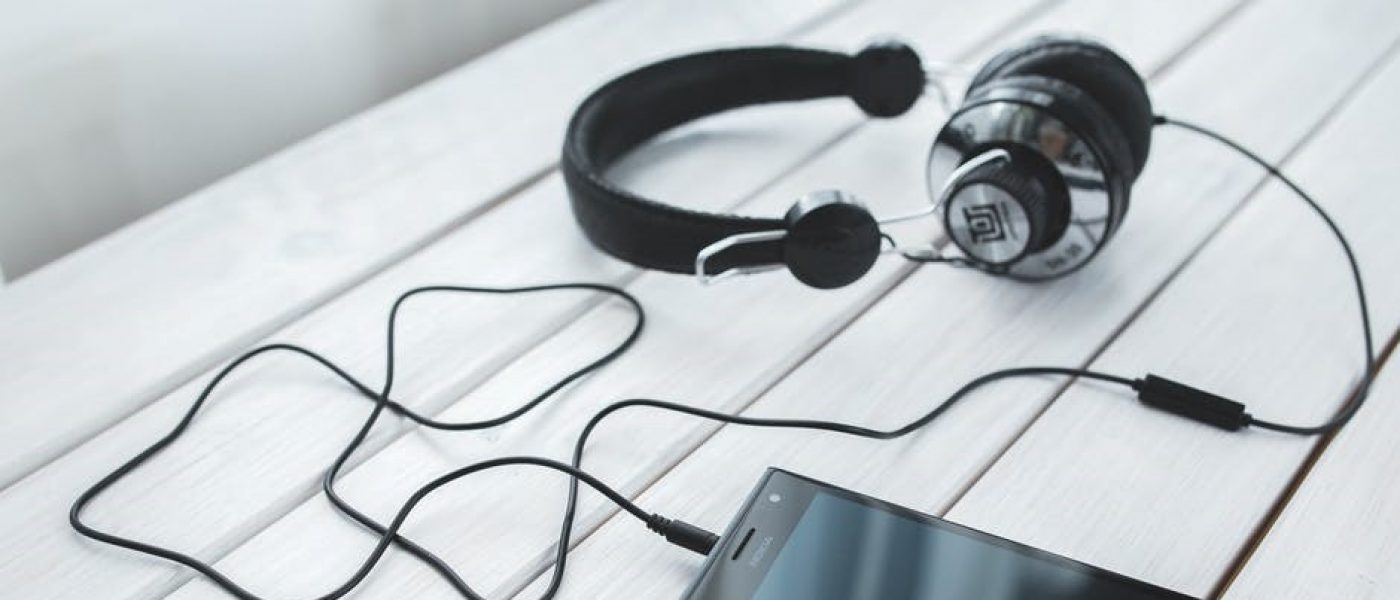 Podcasts Sobre Investimentos e Finanças Pessoais: 10 Programas para Ouvir no Spotify
