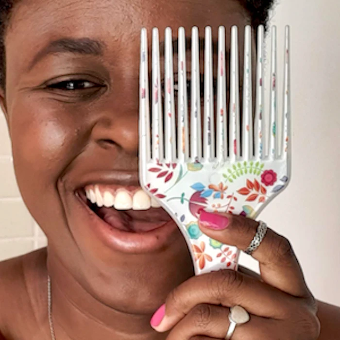 Cabelo Crespo Curto: 6 Produtos para Incluir na Rotina Capilar