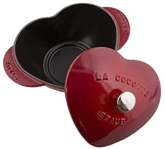 STAUB Caçarola Coração Cereja Ferro Fundido 20cm Translation missing: pt-BR.activerecord.decorators.item_part_image/alt