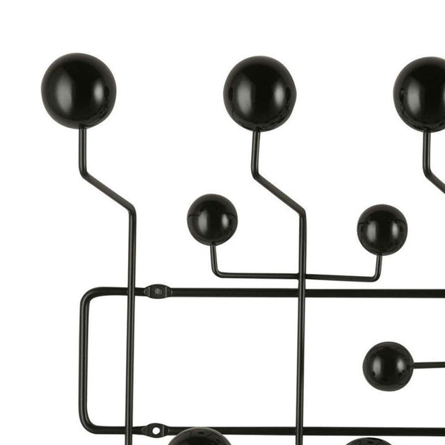 Cabideiro Charles Eames Preto Translation missing: pt-BR.activerecord.decorators.item_part_image/alt