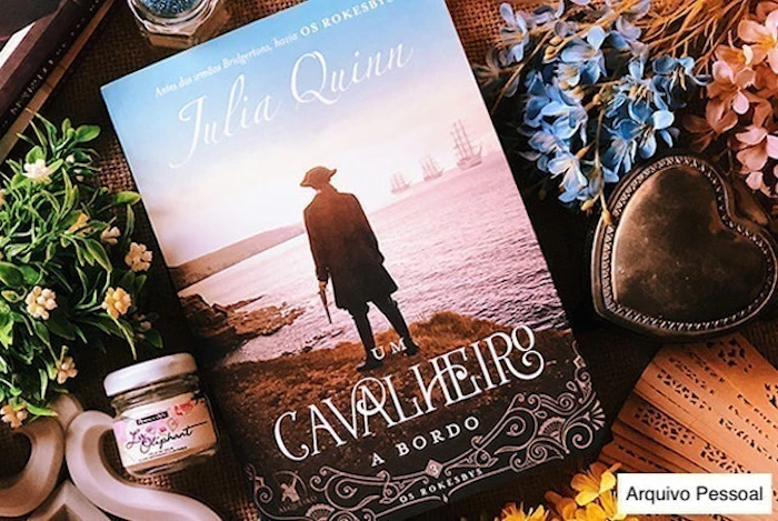 EDITORA ARQUEIRO Um Cavalheiro a Bordo Translation missing: pt-BR.activerecord.decorators.item_part_image/alt