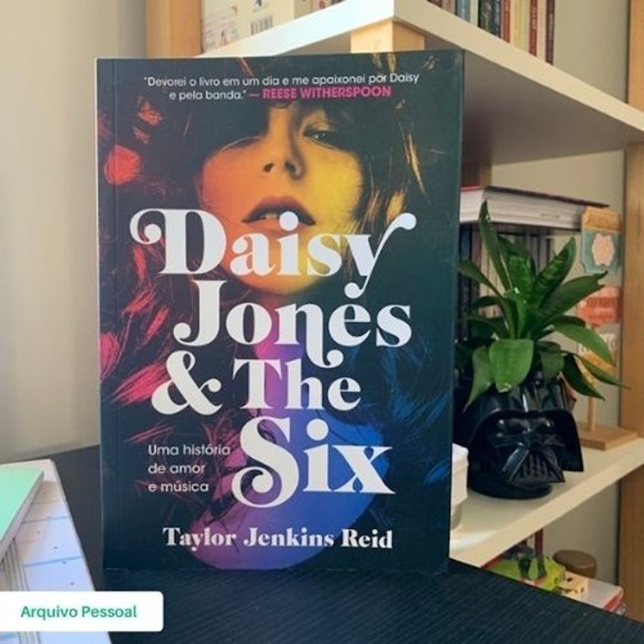 PARALELA Daisy Jones and The Six Translation missing: pt-BR.activerecord.decorators.item_part_image/alt