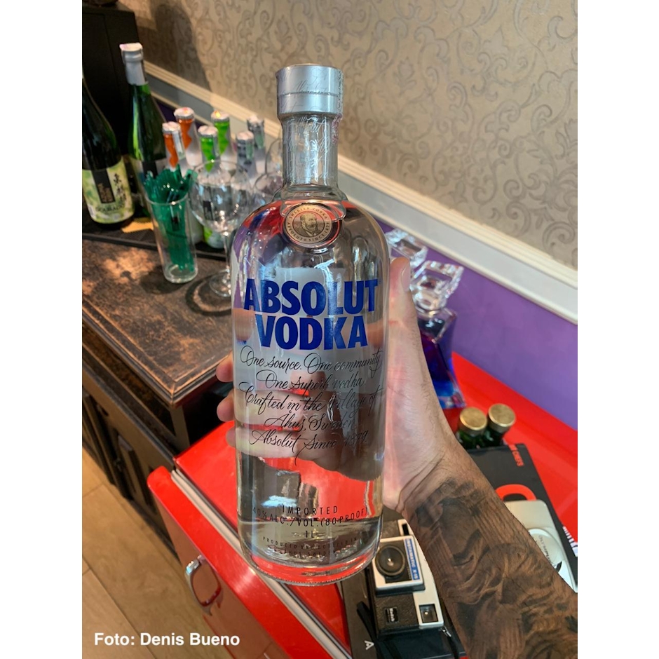 ABSOLUT Vodka Absolut 1l Translation missing: pt-BR.activerecord.decorators.item_part_image/alt