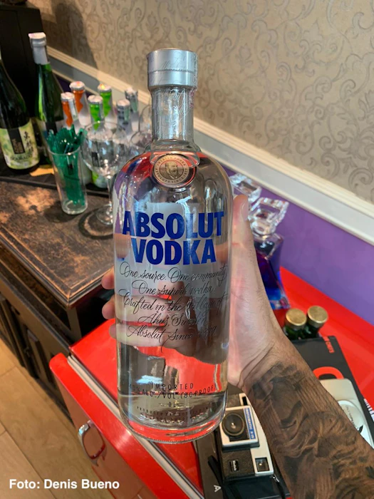 ABSOLUT Vodka Absolut 1l Translation missing: pt-BR.activerecord.decorators.item_part_image/alt