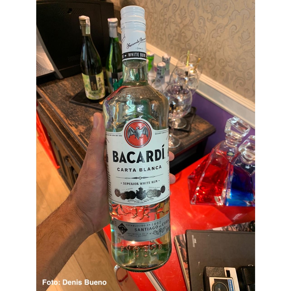 BACARDI Rum Bacardi Carta Blanca 980ml Translation missing: pt-BR.activerecord.decorators.item_part_image/alt