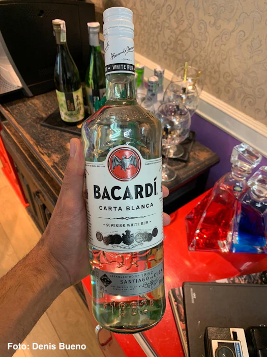 BACARDI Rum Bacardi Carta Blanca 980ml Translation missing: pt-BR.activerecord.decorators.item_part_image/alt