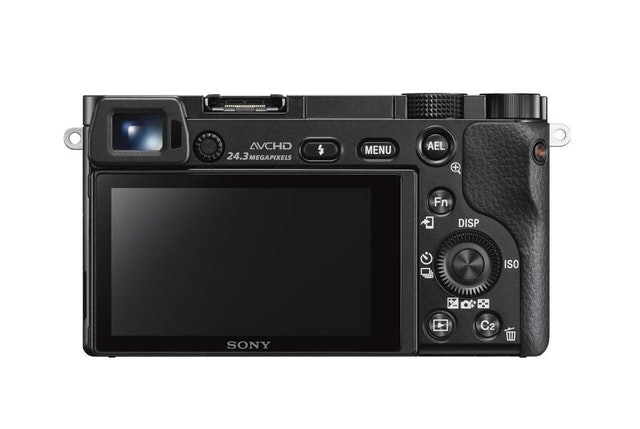SONY Câmera Sony Alpha a6000 Mirrorless Lente 16-50mm f/3.5-5.6 OSS Translation missing: pt-BR.activerecord.decorators.item_part_image/alt