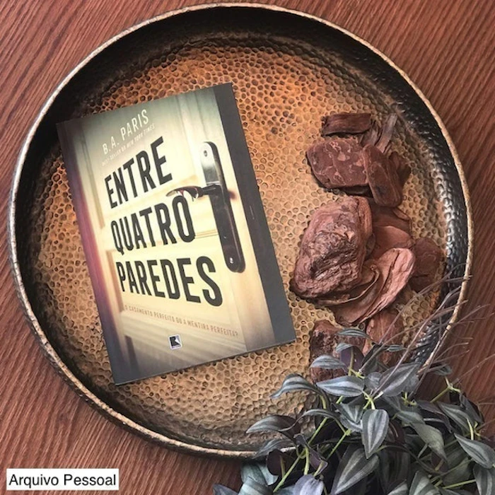 RECORD Entre Quatro Paredes Translation missing: pt-BR.activerecord.decorators.item_part_image/alt