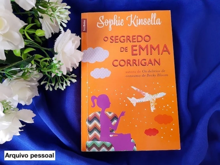 CHICK-LIT O Segredo de Emma Corrigan Translation missing: pt-BR.activerecord.decorators.item_part_image/alt