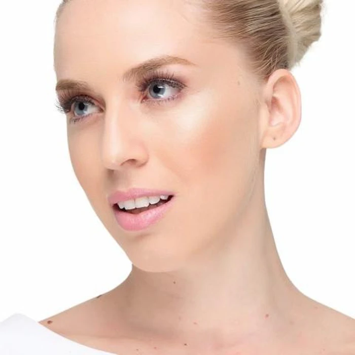 THE BALM Iluminador Facial Mary Lou Manizer Translation missing: pt-BR.activerecord.decorators.item_part_image/alt