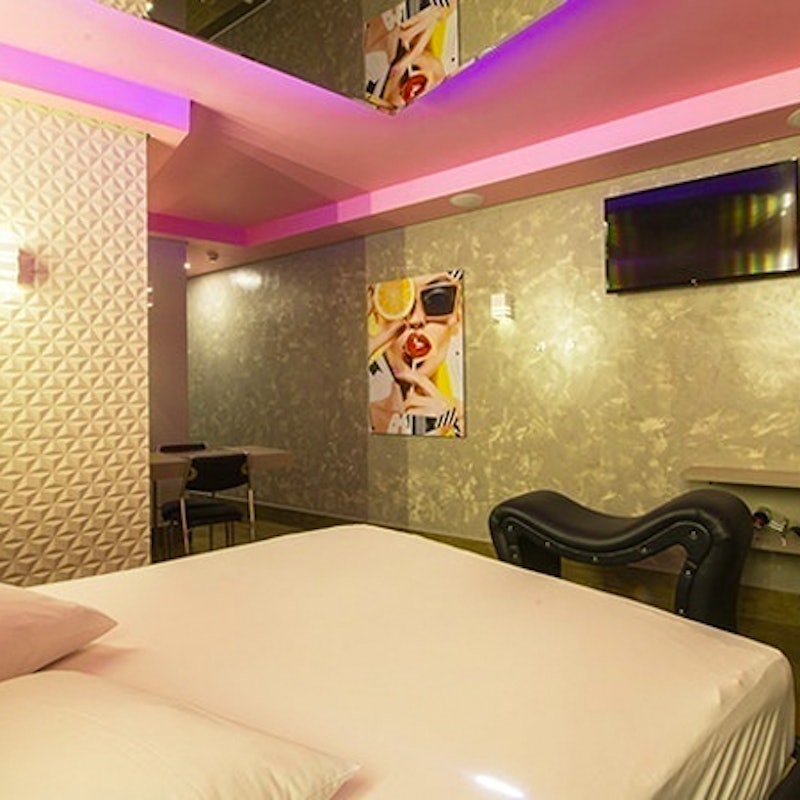 Opium Motel 1