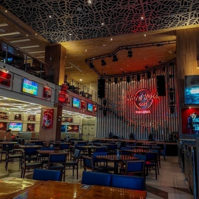 Hard Rock Cafe  3