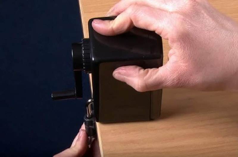 Apontador de Mesa Manual com Manivela 4