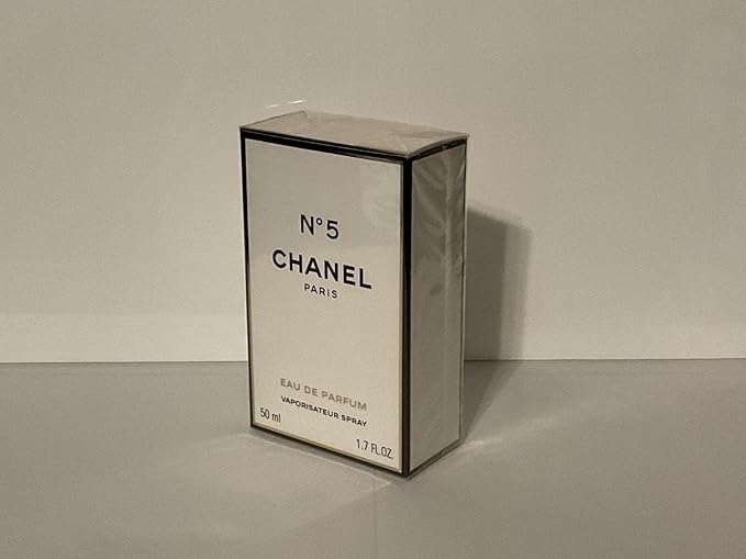 Top 10 Melhores Perfumes Chanel  (Nº 5, Coco Mademoiselle e mais) 3