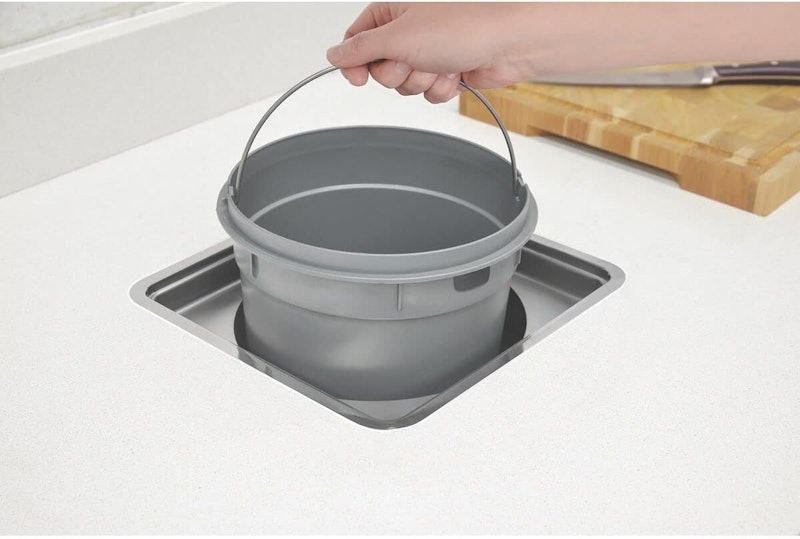 Lixeira de Embutir Clean Square em Aço Inox com Balde Plástico 5 L 4