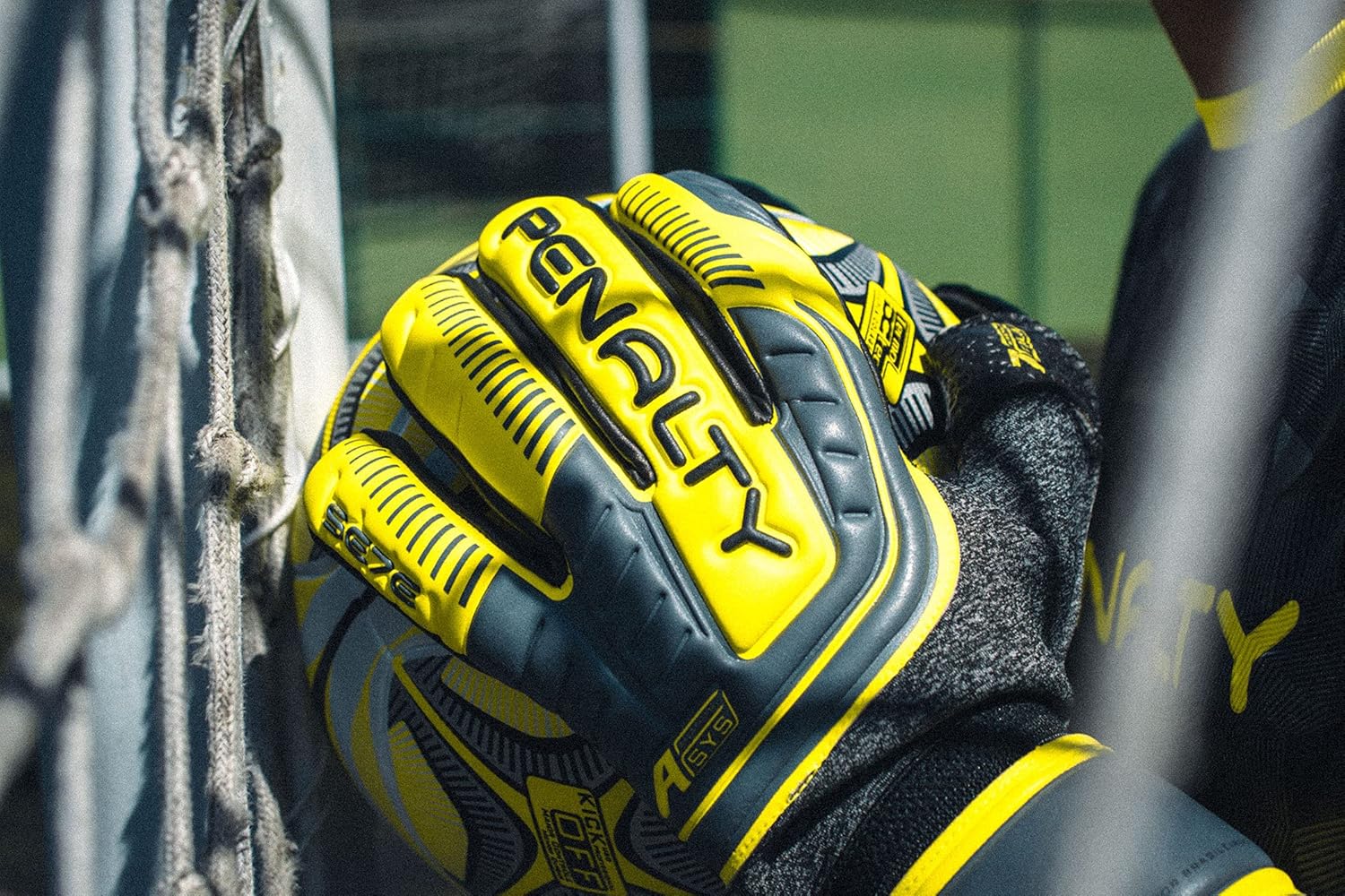Luva de Goleiro Penalty Se7e Training X 2