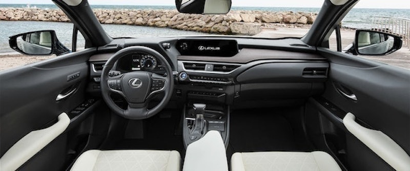 Lexus UX 250h Dynamic 3